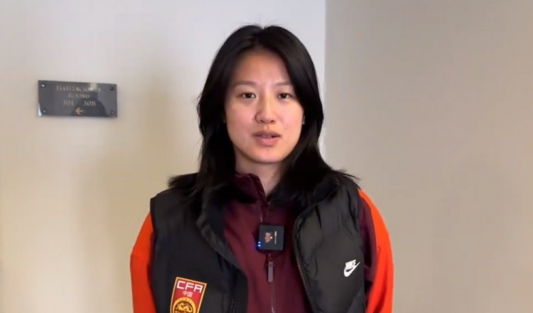  汪琳琳：范迪克是我的偶像和目標(biāo)，希望變成他那樣全面的中后衛(wèi)