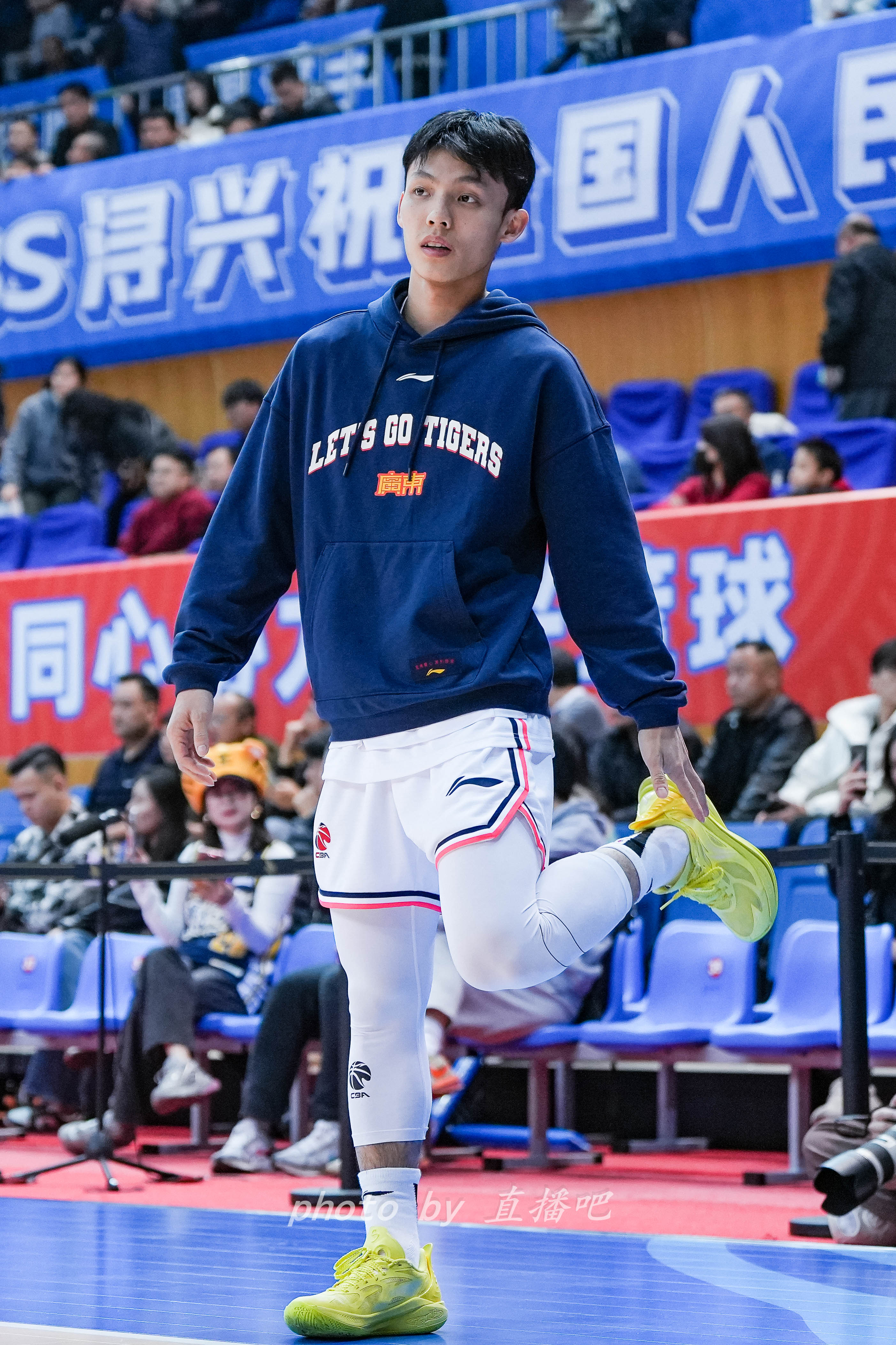  “控球中鋒”！徐杰這身體素質有億點東西