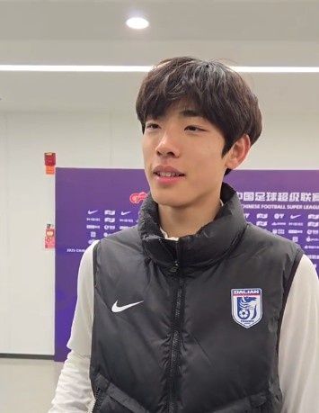  國青歸來上演中超首秀，朱鵬宇：感覺很好，場上大哥們很支持我