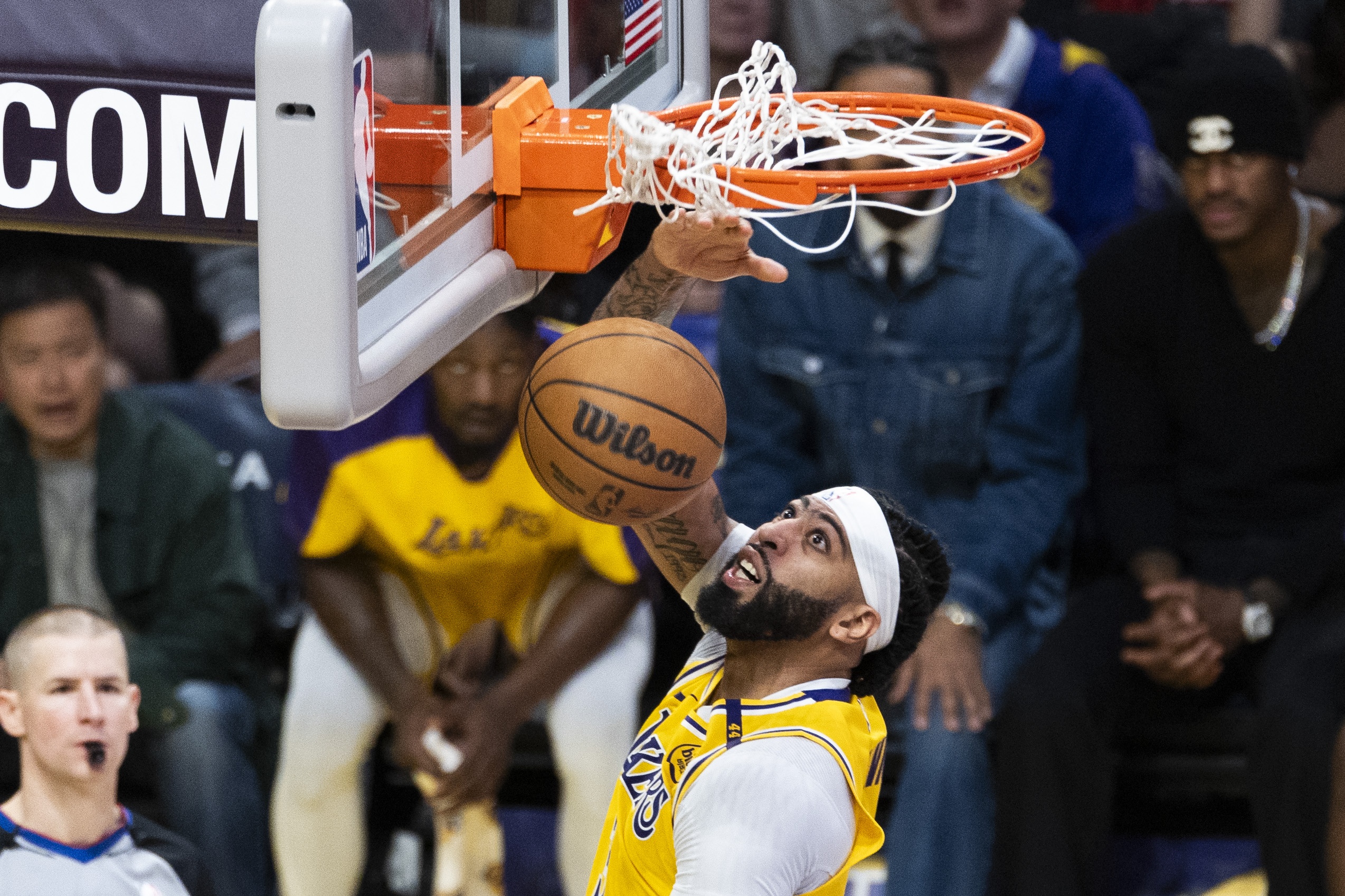  湖記：這是NBA乃至體育史上最重大、最讓人震驚的交易吧